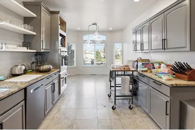 622 S Wellington Dr W, Kaysville, UT 84037 - Photo 13