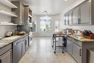 622 S Wellington Dr W, Kaysville, UT 84037 - Photo 13