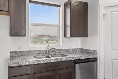 5290 N Folkstone Dr N, Eagle Mountain, UT 84005 - Photo 11