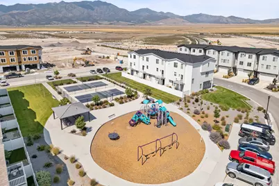 5290 N Folkstone Dr N, Eagle Mountain, UT 84005 - Photo 31