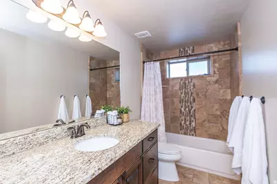 2624 W 2225 N, Farr West, UT 84404 - Photo 27