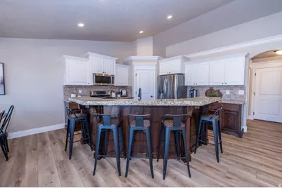 2624 W 2225 N, Farr West, UT 84404 - Photo 9