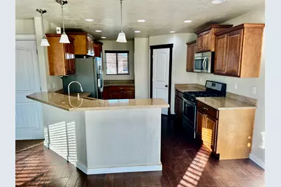 102 E 1800 S, Roosevelt, UT 84066 - Photo 9