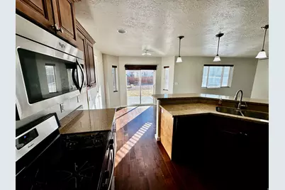 102 E 1800 S, Roosevelt, UT 84066 - Photo 13