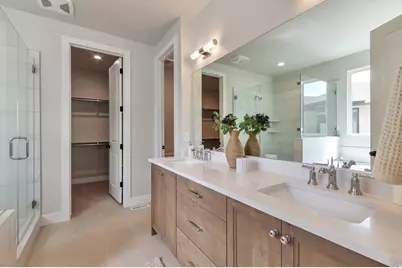 551 W Summerhill Ln, Centerville, UT 84014 - Photo 31