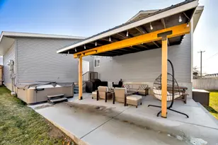 11062 S Sandy Dunes Dr E, Sandy, UT 84094 - Photo 5