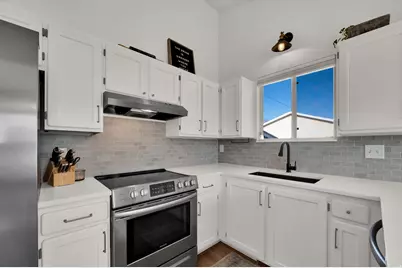 11062 S Sandy Dunes Dr E, Sandy, UT 84094 - Photo 11