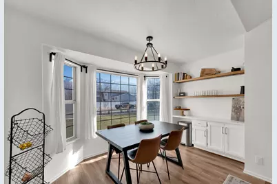 11062 S Sandy Dunes Dr E, Sandy, UT 84094 - Photo 9