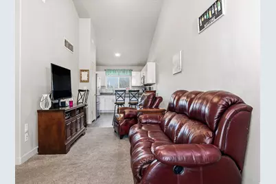 618 S 100 W #D302, Springville, UT 84663 - Photo 3