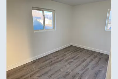 35 Airlane Dr, Clearfield, UT 84015 - Photo 9