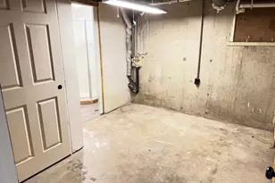 35 Airlane Dr, Clearfield, UT 84015 - Photo 27