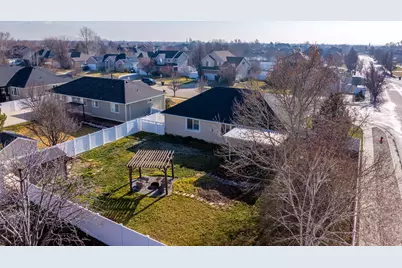 1466 W 2425 S, Syracuse, UT 84075 - Photo 55