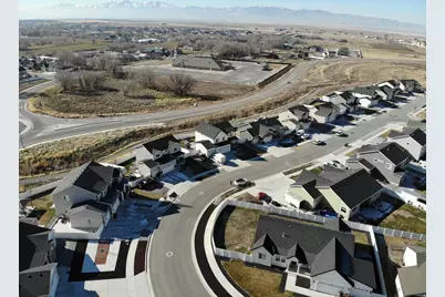 2080 E Colette St, Lake Point, UT 84074 - Photo 39