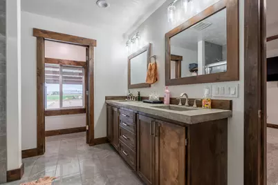 10445 W 14000 S, Axtell, UT 84621 - Photo 25