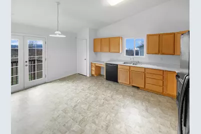 211 N 630 E, Tooele, UT 84074 - Photo 9