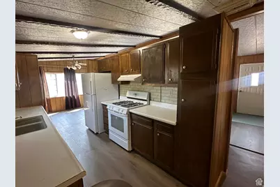 185 E Main St, Cleveland, UT 84518 - Photo 9
