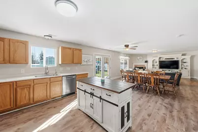 1771 W Beaumont Dr, Kaysville, UT 84037 - Photo 3