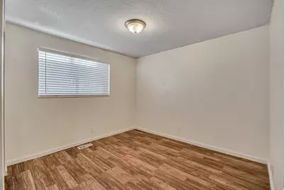 8136 S Cottonwood Cir, Sandy, UT 84094 - Photo 11