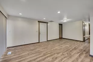 8136 S Cottonwood Circle, Sandy, UT 84094 - Photo 5