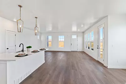 799 W Halvorsen Pkwy, Saratoga Springs, UT 84045 - Photo 3