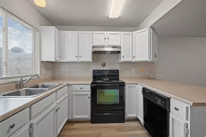 2713 S Centerbrook Dr, West Valley, UT 84119 - Photo 9