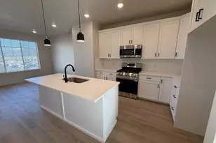 828 W Ivywell Ln, North Salt Lake, UT 84054 - Photo 11