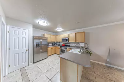 810 S 175 E, Layton, UT 84041 - Photo 11