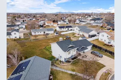 64 N 250 W, Clearfield, UT 84015 - Photo 3