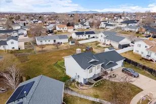 64 N 250 W, Clearfield, UT 84015 - Photo 3