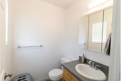 64 N 250 W, Clearfield, UT 84015 - Photo 9