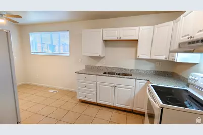 2530 S Parkcrest Dr, West Valley, UT 84119 - Photo 3