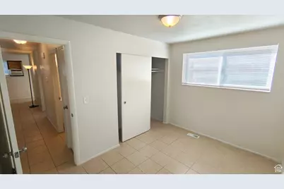 2530 S Parkcrest Dr, West Valley, UT 84119 - Photo 5