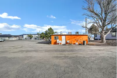 289 N Main St, Loa, UT 84747 - Photo 5