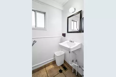 289 N Main St, Loa, UT 84747 - Photo 25