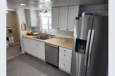 244 E Crescent Park Way #206, Sandy, UT 84070 - Photo 3