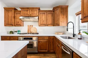 439 E Midlake Dr, Draper, UT 84020 - Photo 3