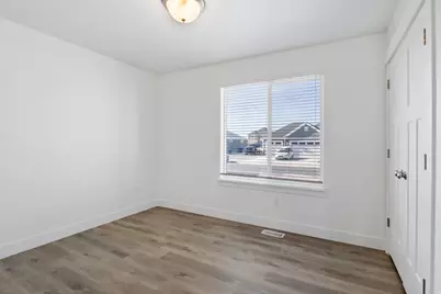 4854 N Cliffrose Dr, Eagle Mountain, UT 84005 - Photo 13