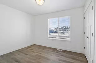 4854 N Cliffrose Dr, Eagle Mountain, UT 84005 - Photo 13