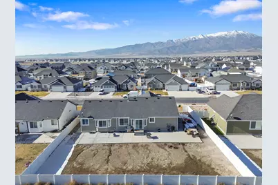 4854 N Cliffrose Dr, Eagle Mountain, UT 84005 - Photo 35