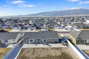 4854 N Cliffrose Dr, Eagle Mountain, UT 84005 - Photo 35