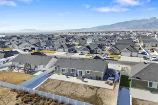 4854 N Cliffrose Dr, Eagle Mountain, UT 84005 - Photo 37