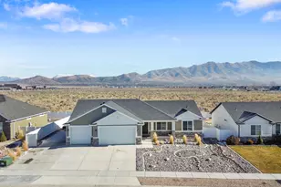 4854 N Cliffrose Dr, Eagle Mountain, UT 84005 - Photo 31