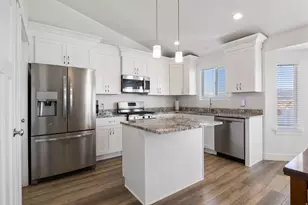 4854 N Cliffrose Dr, Eagle Mountain, UT 84005 - Photo 5