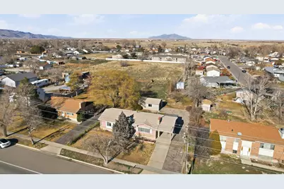 339 E Main St, Grantsville, UT 84029 - Photo 3