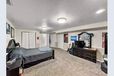 1127 N 3150 E, Layton, UT 84040 - Photo 35