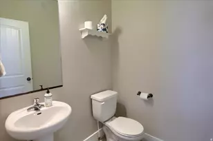 6171 S 1525 E, South Ogden, UT 84405 - Photo 9