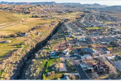 210 W Peachtree Dr, Toquerville, UT 84774 - Photo 23