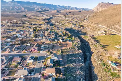 210 W Peachtree Dr, Toquerville, UT 84774 - Photo 31