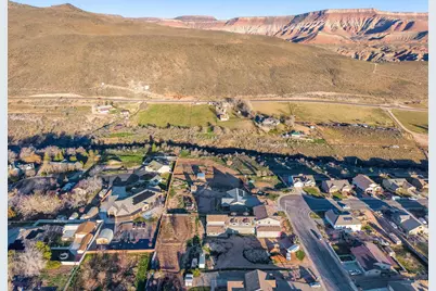 210 W Peachtree Dr, Toquerville, UT 84774 - Photo 27