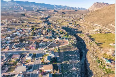 210 W Peachtree Dr, Toquerville, UT 84774 - Photo 7